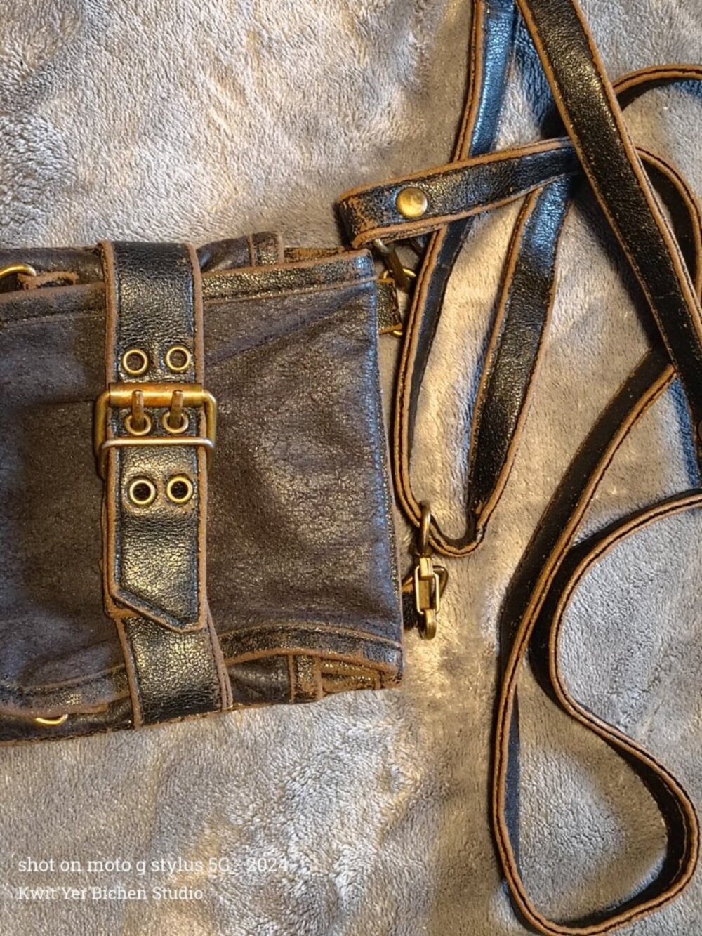 TOKYO bay leather crossbody bag